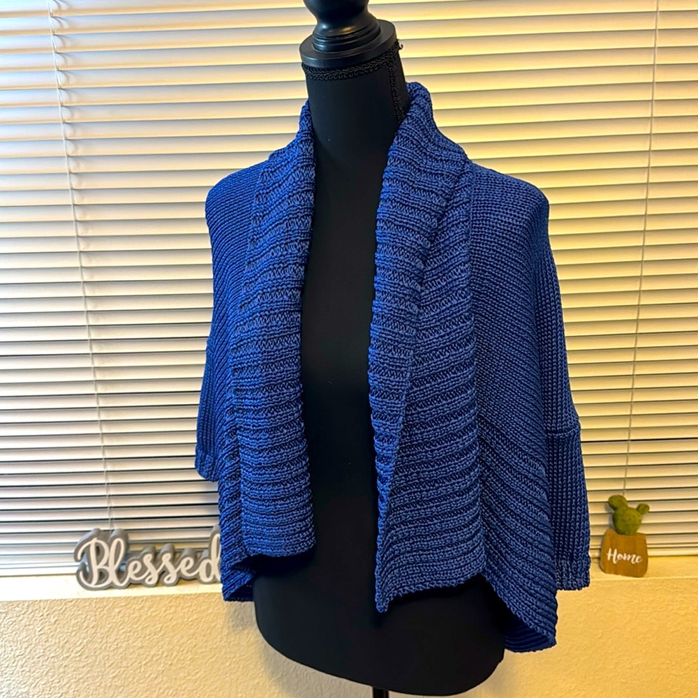 Brand CHAUS size med, quarter length sleeve royal blue sweater. Gently worn